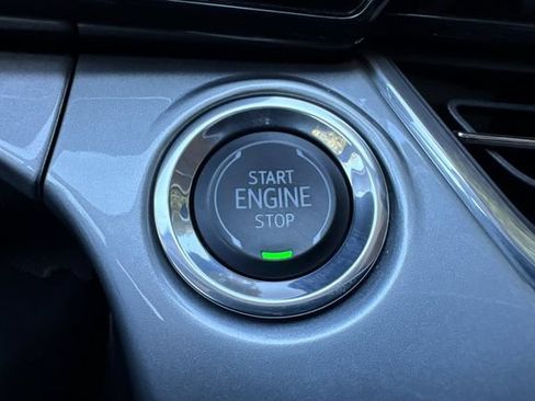 Used 2024 Chevrolet Trax LT FWD image 34