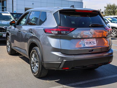 Used 2024 Nissan Rogue S FWD image 20