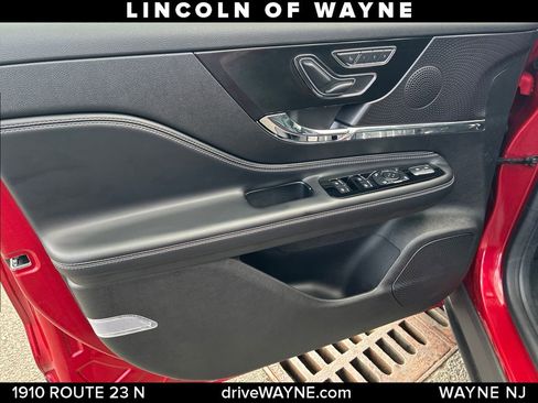 Used 2024 Lincoln Corsair AWD w/ Equipment Group 101A image 13