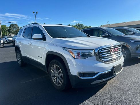 Used 2018 GMC Acadia SLE AWD/4WD image 3