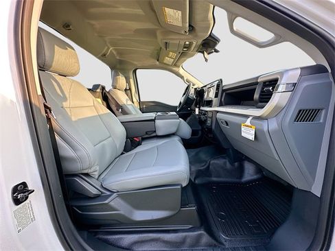 New 2025 Ford F550 4x4 Regular Cab Super Duty image 25