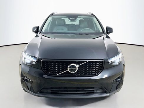 Used 2026 Volvo XC40 B5 Plus AWD/4WD image 2