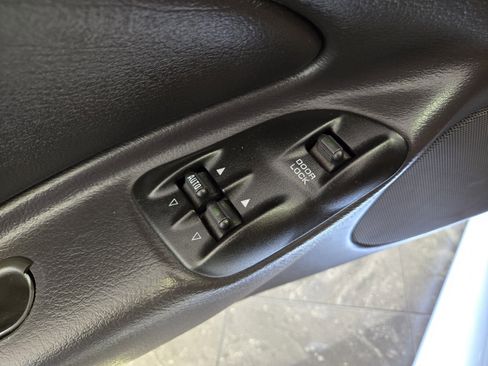 Used 2001 Chrysler Prowler image 11