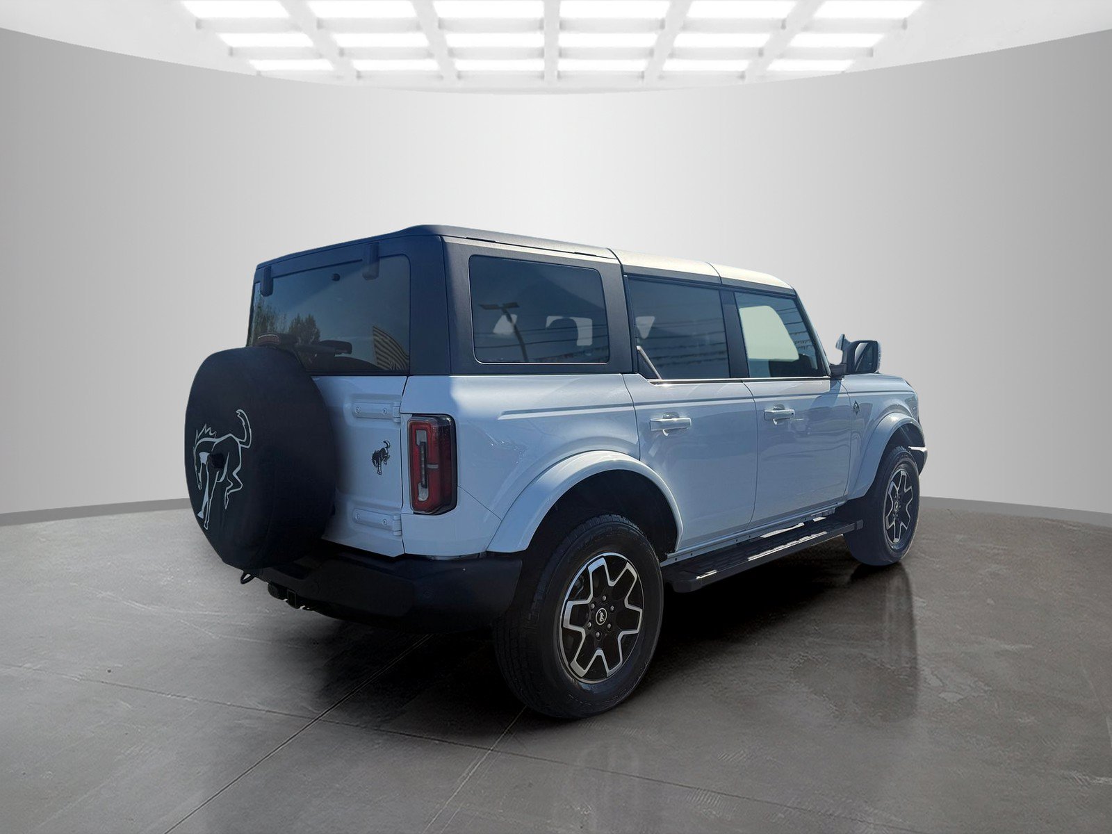 Used 2023 Ford Bronco Outer Banks AWD/4WD image 3