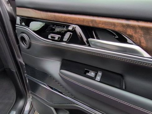 Used 2023 Jeep Grand Wagoneer L 4WD image 29