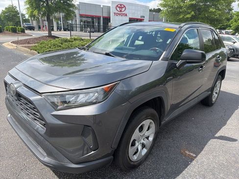 Used 2020 Toyota RAV4 LE FWD image 1