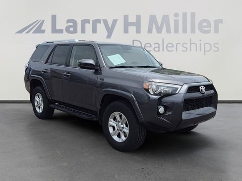 Used 2018 Toyota 4Runner SR5 AWD/4WD image 7