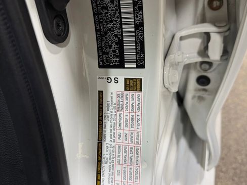 Used 2021 Toyota Corolla LE w/ Carpet Mat Package (TMS) image 56