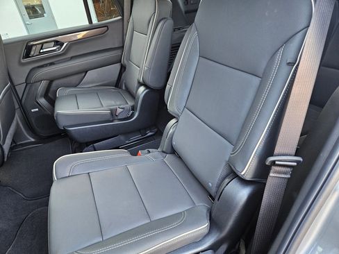 New 2026 GMC Yukon Elevation image 27