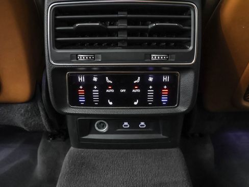 Used 2022 Audi Q8 Premium Plus w/ Premium Plus Package image 41