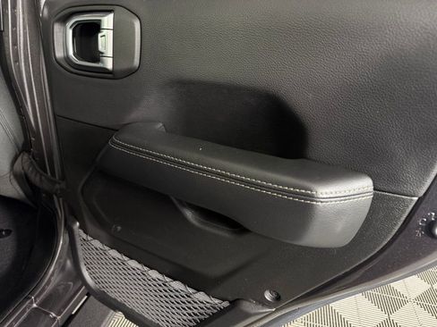 Certified 2023 Jeep Gladiator Overland w/ LED Lighting Group image 28