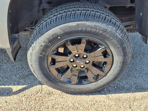 Used 2022 Chevrolet Colorado LT w/ Safety Package RWD image 25