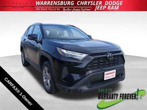 Used 2025 Toyota RAV4 XLE FWD image 1