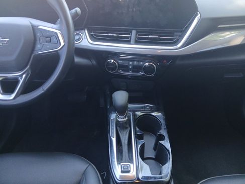 Used 2024 Chevrolet Trax ACTIV w/ Sunroof Package FWD image 11