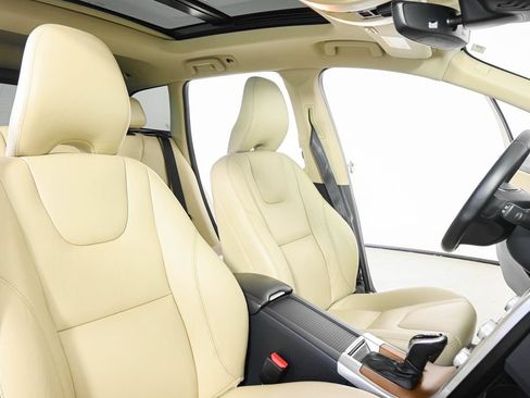 Used 2017 Volvo XC60 T5 Inscription w/ Preferred Option Package FWD image 22