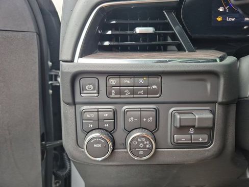 Used 2025 Chevrolet Tahoe Z71 w/ Comfort Package AWD/4WD image 24