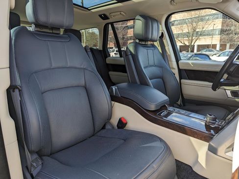 Used 2020 Land Rover Range Rover HSE image 34