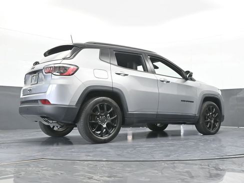 Used 2022 Jeep Compass Latitude FWD image 55