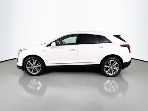 Used 2022 Cadillac XT5 Premium Luxury w/ Technology Package AWD/4WD image 4