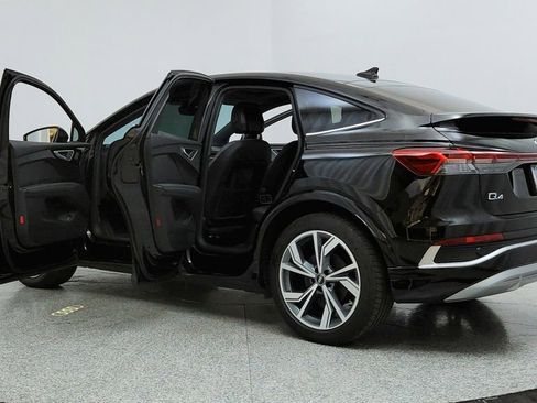 Used 2024 Audi Q4 e-tron Premium w/ Convenience Package image 10