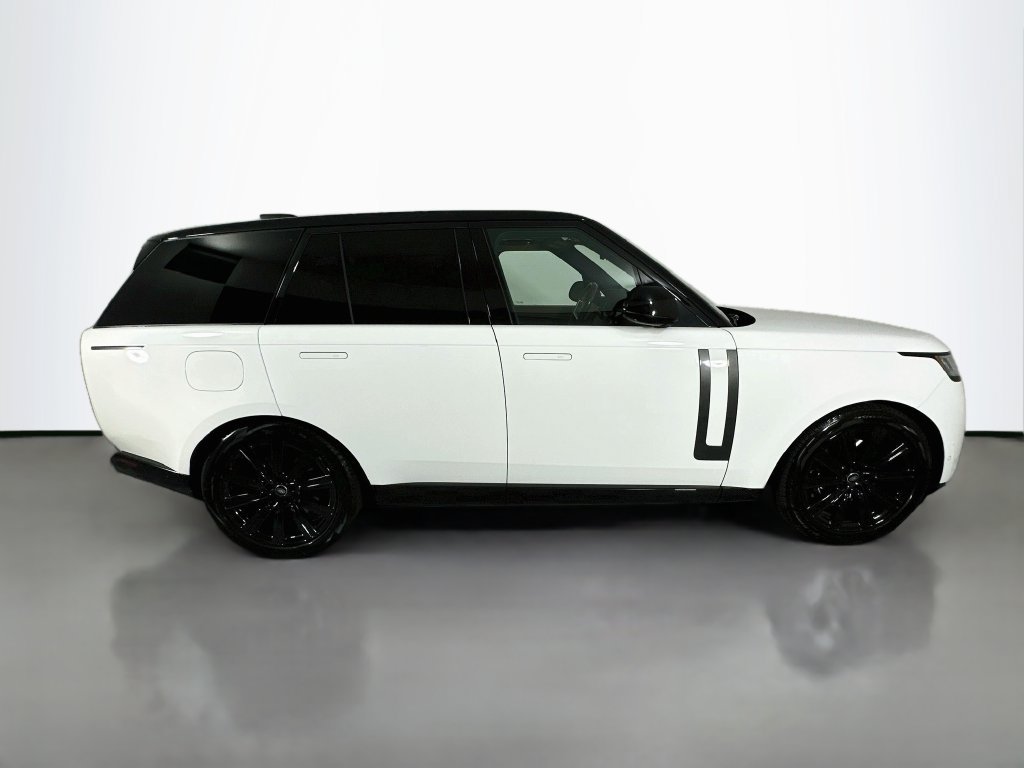 Used 2025 Land Rover Range Rover SE AWD/4WD image 8