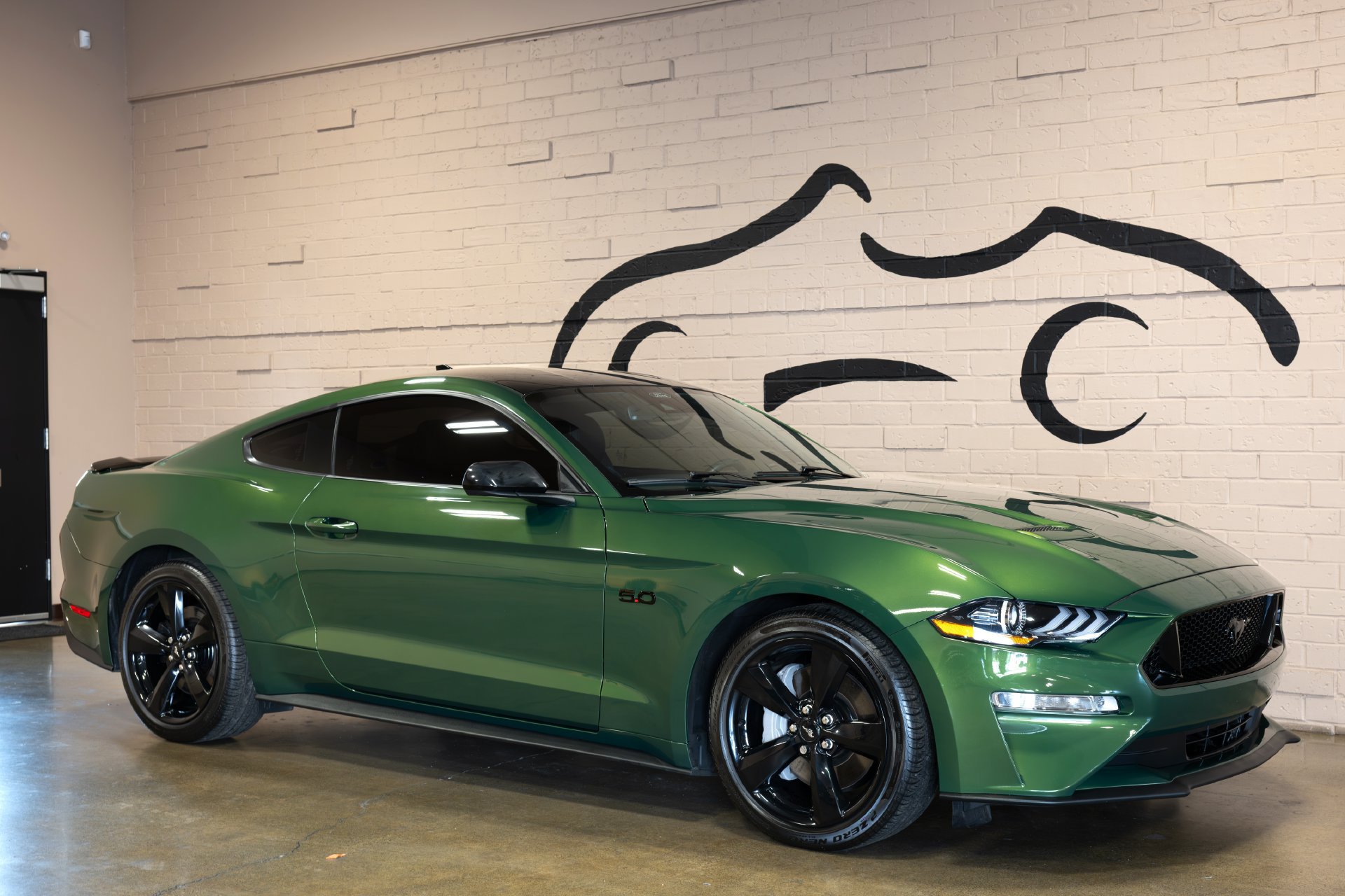 Used 2022 Ford Mustang GT Premium w/ Black Accent Package RWD image 2