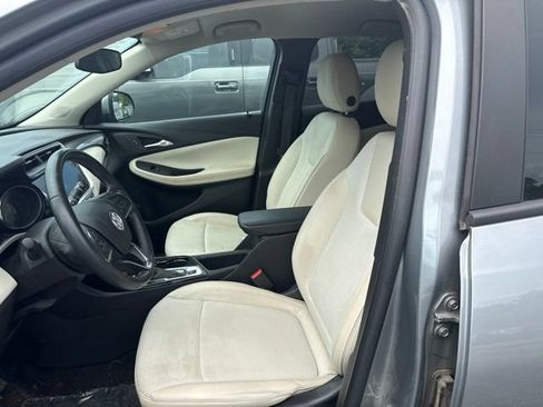 Used 2023 Buick Encore GX Preferred w/ Cold Weather Comfort Package FWD image 5