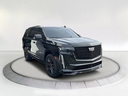 Certified 2024 Cadillac Escalade V w/ LPO, ONYX Package image 6
