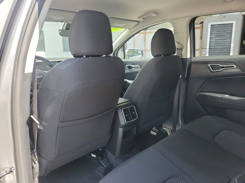 Used 2024 Kia Sportage LX FWD image 8