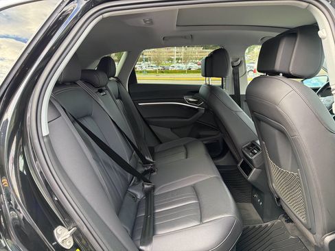 Used 2019 Audi e-tron Premium Plus image 25