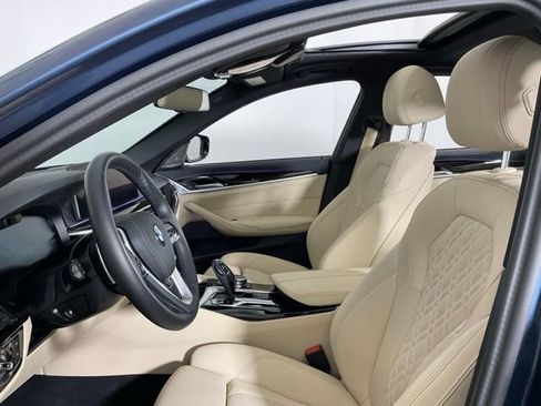 Certified 2023 BMW 530i xDrive w/ Premium Package AWD/4WD image 32