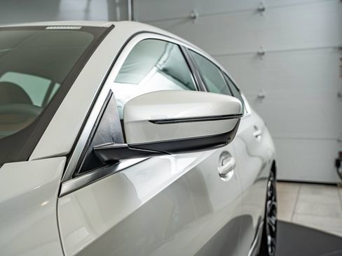 Used 2025 BMW 330i xDrive Sedan w/ M Sport Package AWD/4WD image 9