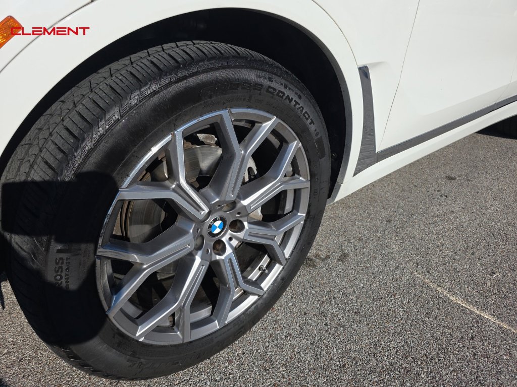 Used 2021 BMW X7 xDrive40i w/ Premium Package AWD/4WD image 3