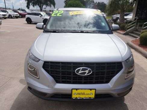 Used 2022 Hyundai Venue SE w/ Cargo Package image 3
