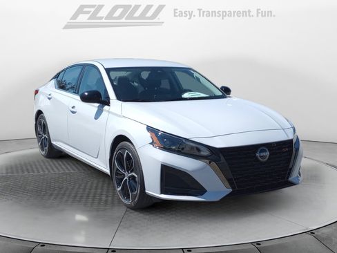 New 2025 Nissan Altima 2.5 SR image 1