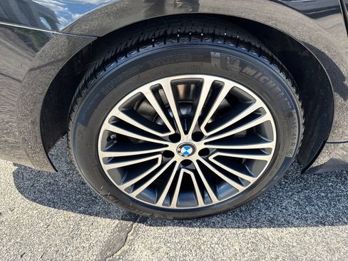 Used 2020 BMW 530i xDrive w/ Premium Package AWD/4WD image 4