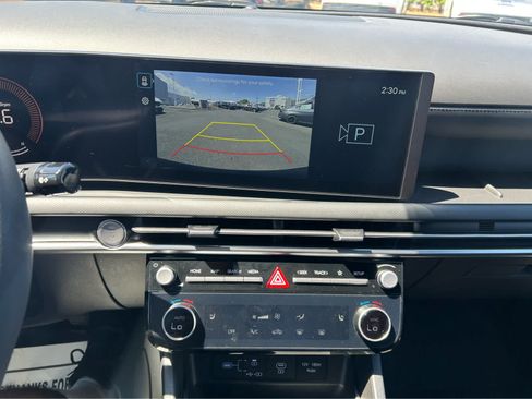 Used 2025 Hyundai Santa Cruz SEL FWD image 8