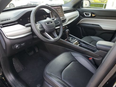 Used 2025 Jeep Compass Limited w/ Elite Group AWD/4WD image 22