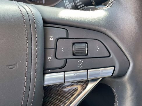 Certified 2025 Cadillac XT6 Premium Luxury w/ Platinum Package image 40