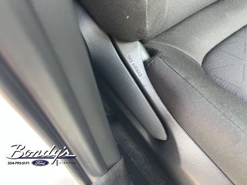 Used 2025 Toyota RAV4 XLE w/ Convenience Package AWD/4WD image 17