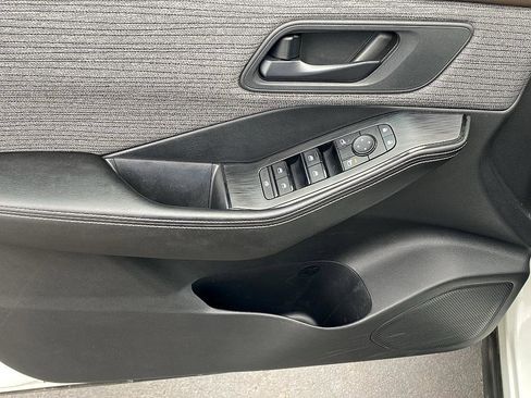 Used 2021 Nissan Rogue S image 9