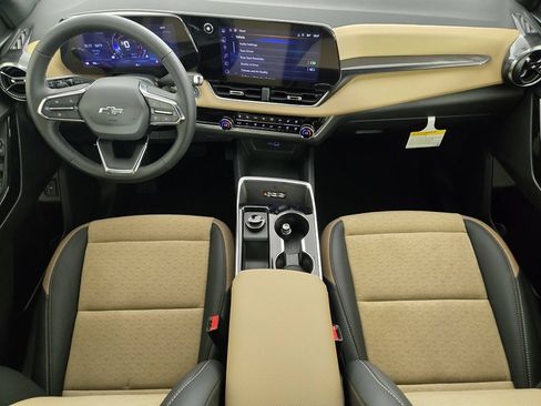 New 2026 Chevrolet Equinox ACTIV w/ Convenience Package III FWD image 28