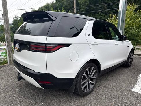 Used 2025 Land Rover Discovery Dynamic SE AWD/4WD image 3