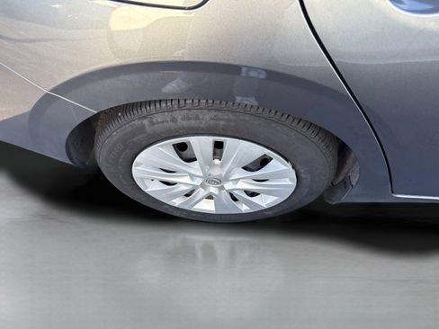 Used 2025 Nissan Sentra S image 40