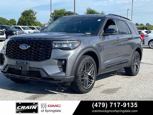 Used 2025 Ford Explorer ST-Line w/ Premium Package AWD/4WD image 3