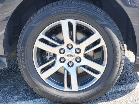 Used 2024 Ford Expedition Limited image 9