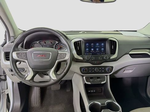 Used 2024 GMC Terrain SLT image 24