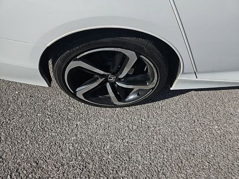 Used 2020 Honda Accord Sport image 11