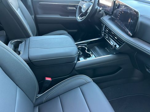 New 2026 Chevrolet Tahoe Premier w/ Sun And Tow Package AWD/4WD image 17