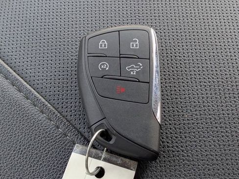 Used 2025 Chevrolet Silverado 1500 LTZ AWD/4WD image 31
